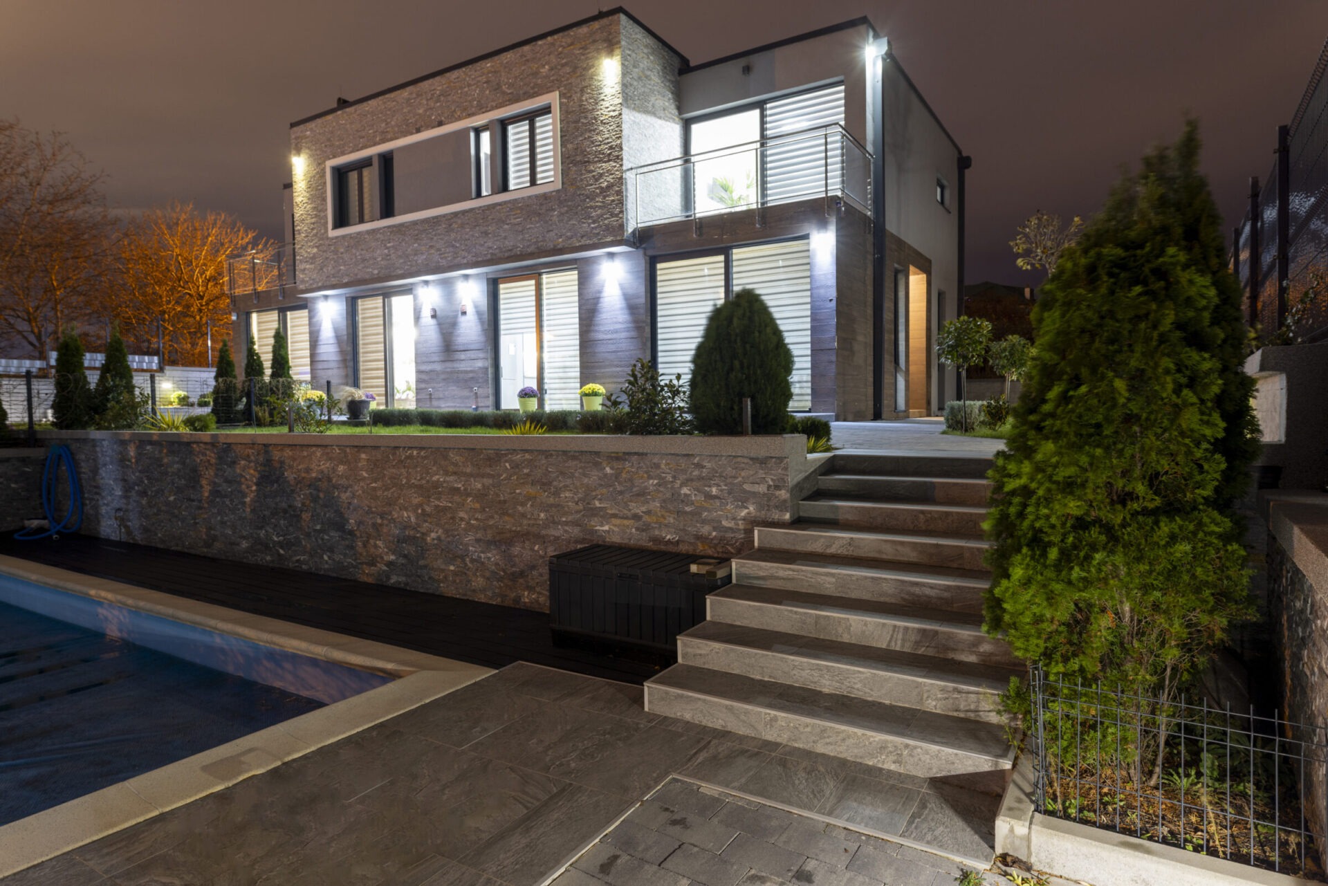 A house at night using landscape lighting In Toronto.
